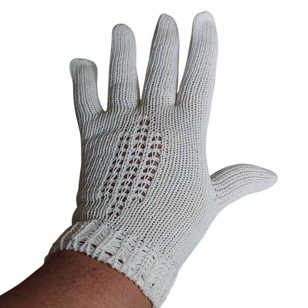 Vintage Cream Ivory Knit Stretch intricate knit pattern gloves